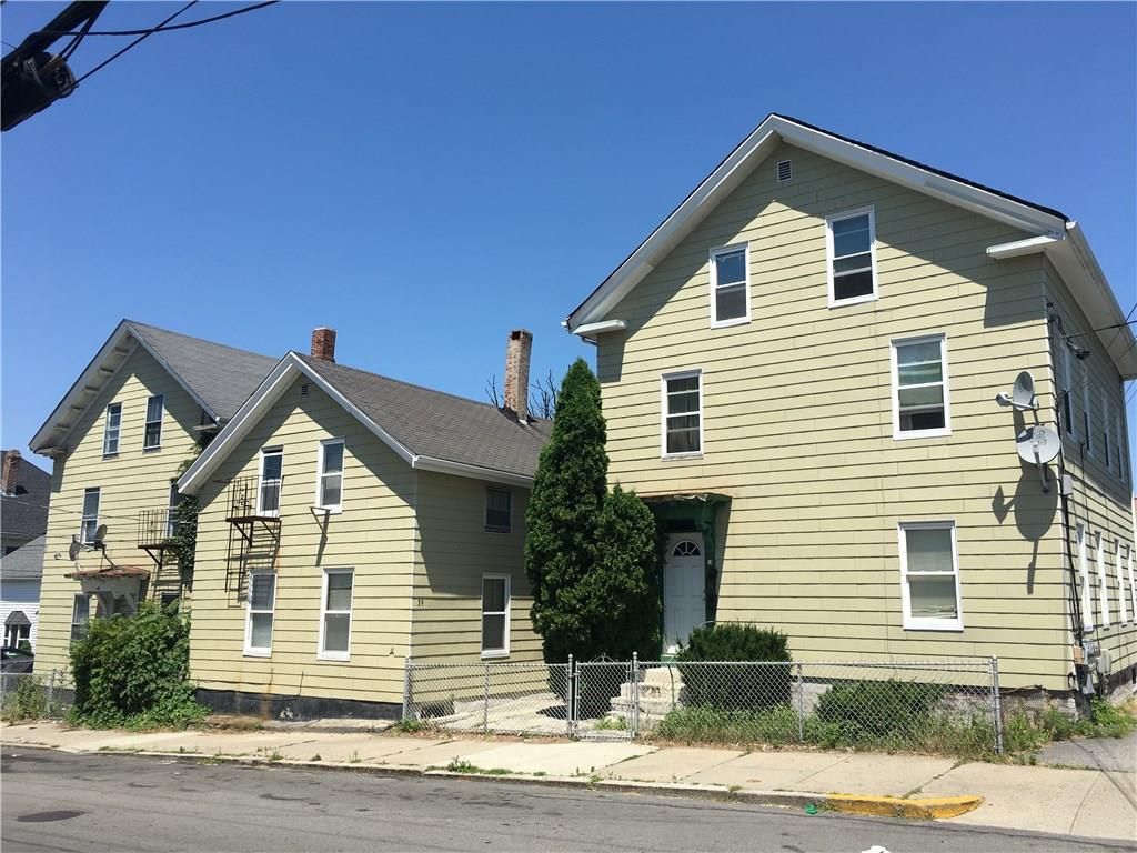 33 Cowden St, Central Falls, RI 02863